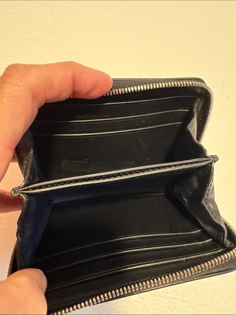 Tumi Black Pebbled Leather Zip-Around Wallet - Picture 3 of 3